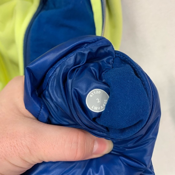 LULULEMON size 2 jacket, euc - Picture 6 of 7